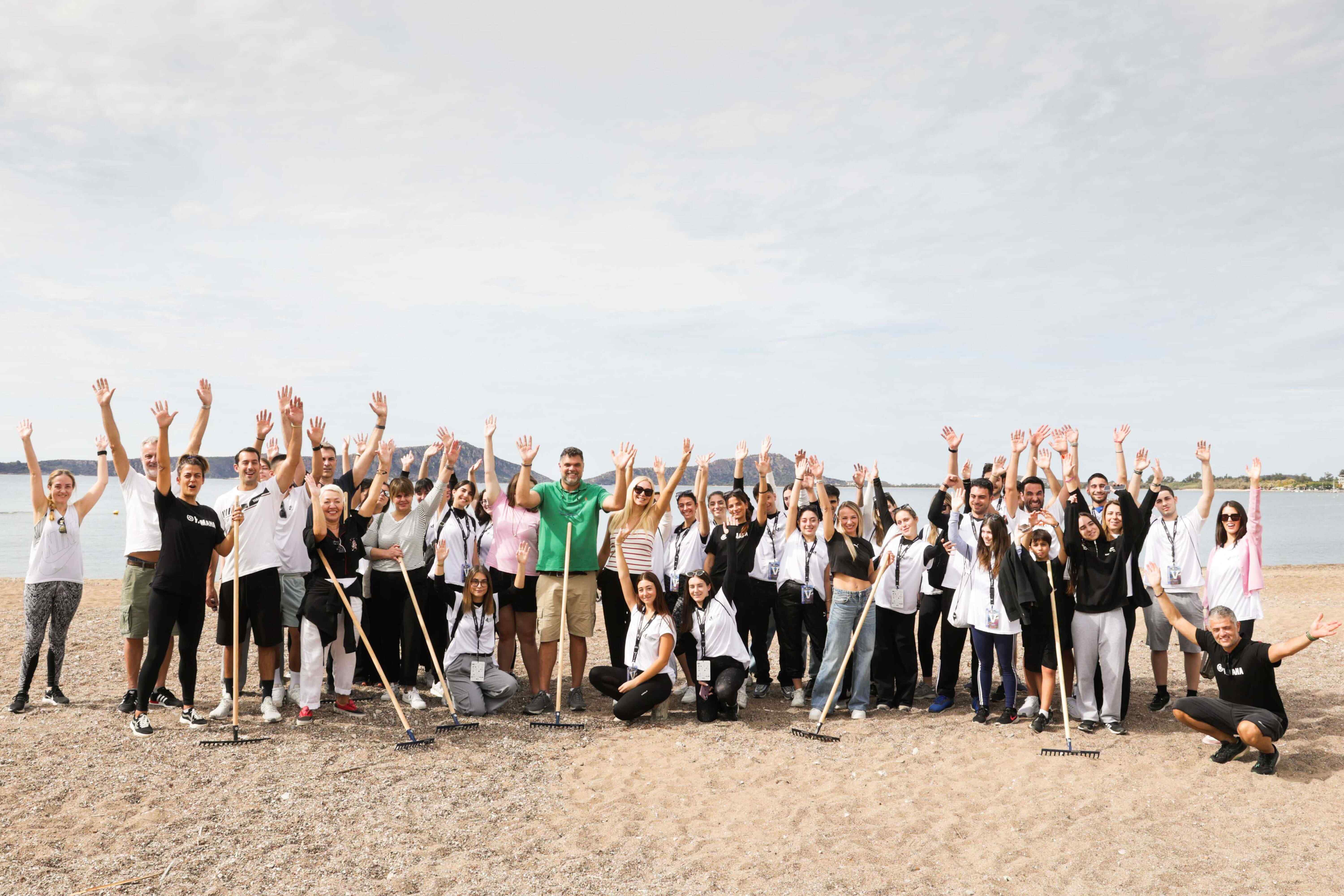 17 Gialova Beach Cleaning by MOTODYNAMICS Group katharismos gialovas Dimitris Andritsos Photography 0002 2 3